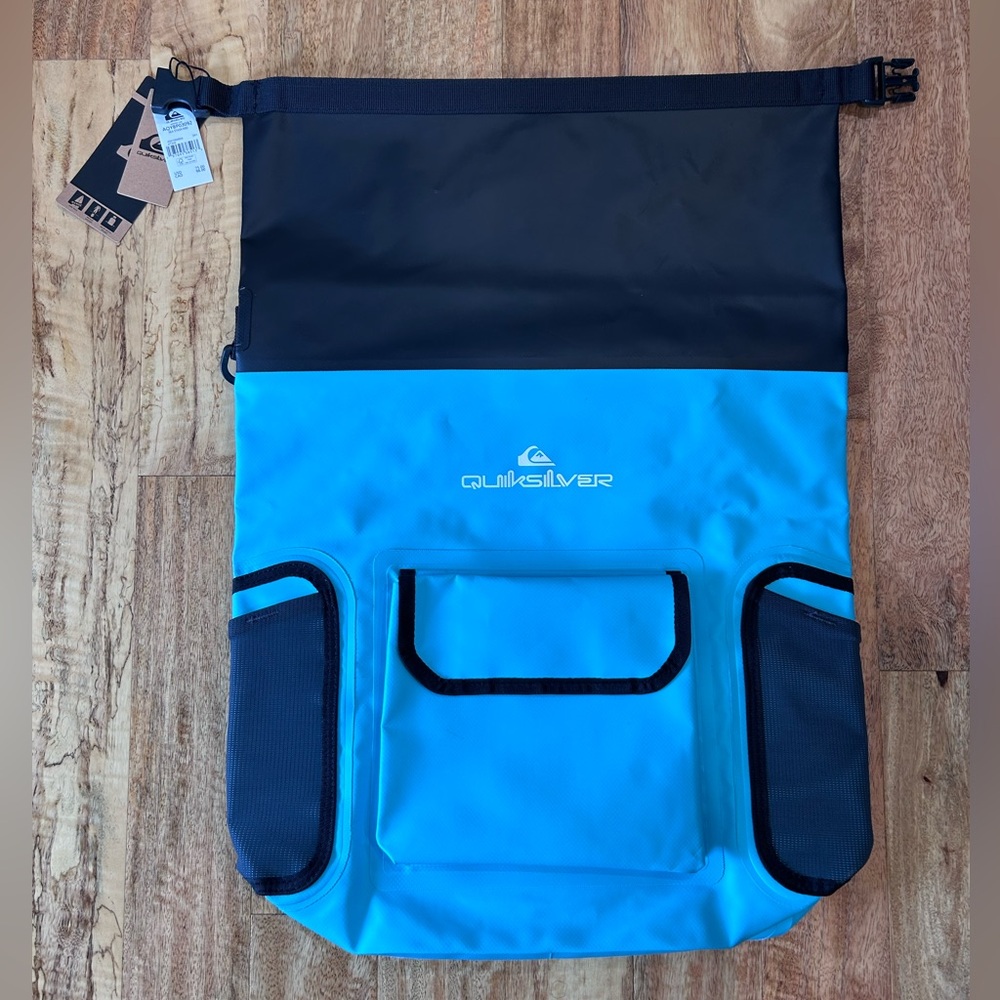 NWT Quiksilver Sea Stash Mid 22L Wet/Dry Bag Backpack